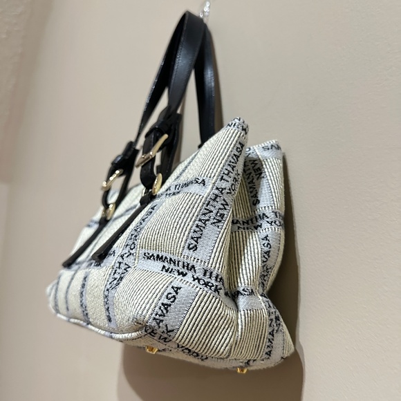 Samantha Thavasa New York Hand Bag - Picture 6 of 11